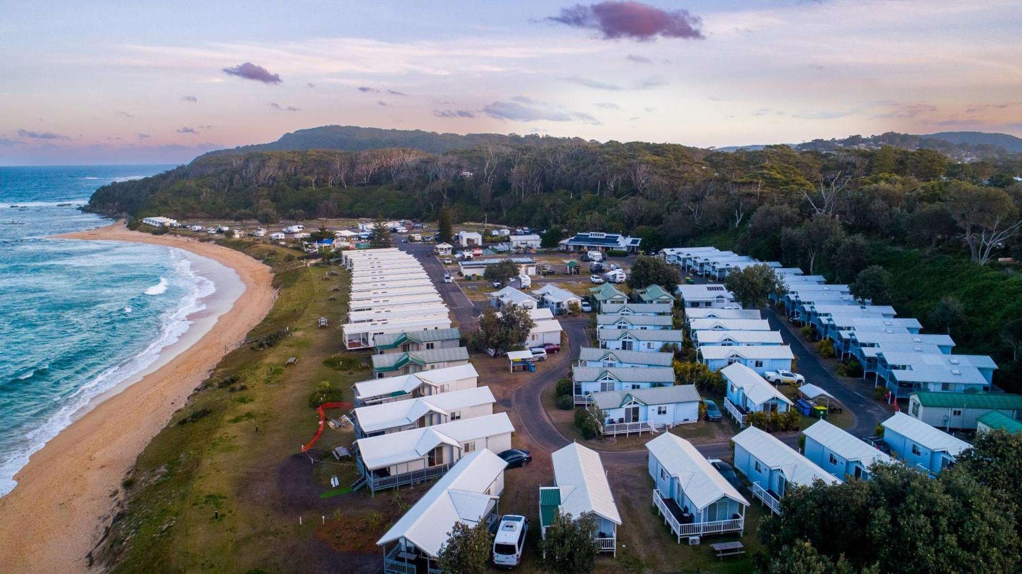 Blue Lagoon Beach Resort Bateau Bay Exterior photo