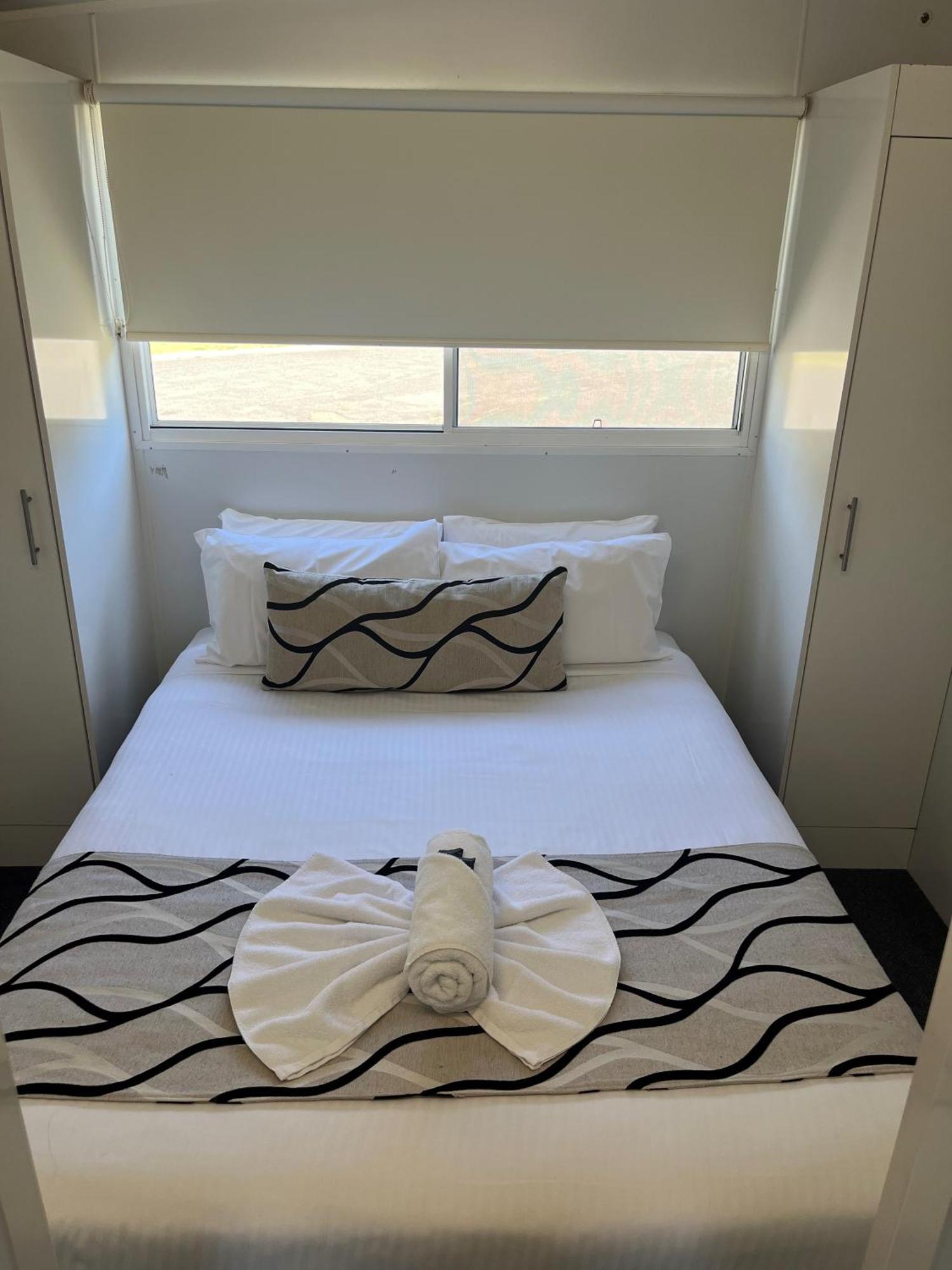 Blue Lagoon Beach Resort Bateau Bay Exterior photo